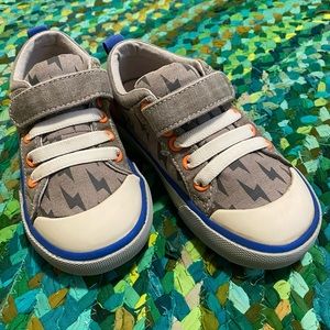 See Kai Run Gray Tanner Bolts Toddler Sneakers ⚡️ + Blippi color accents • Sz 10